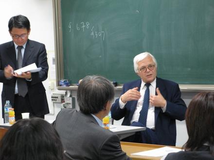 크뉘텔 교수님 초청강연